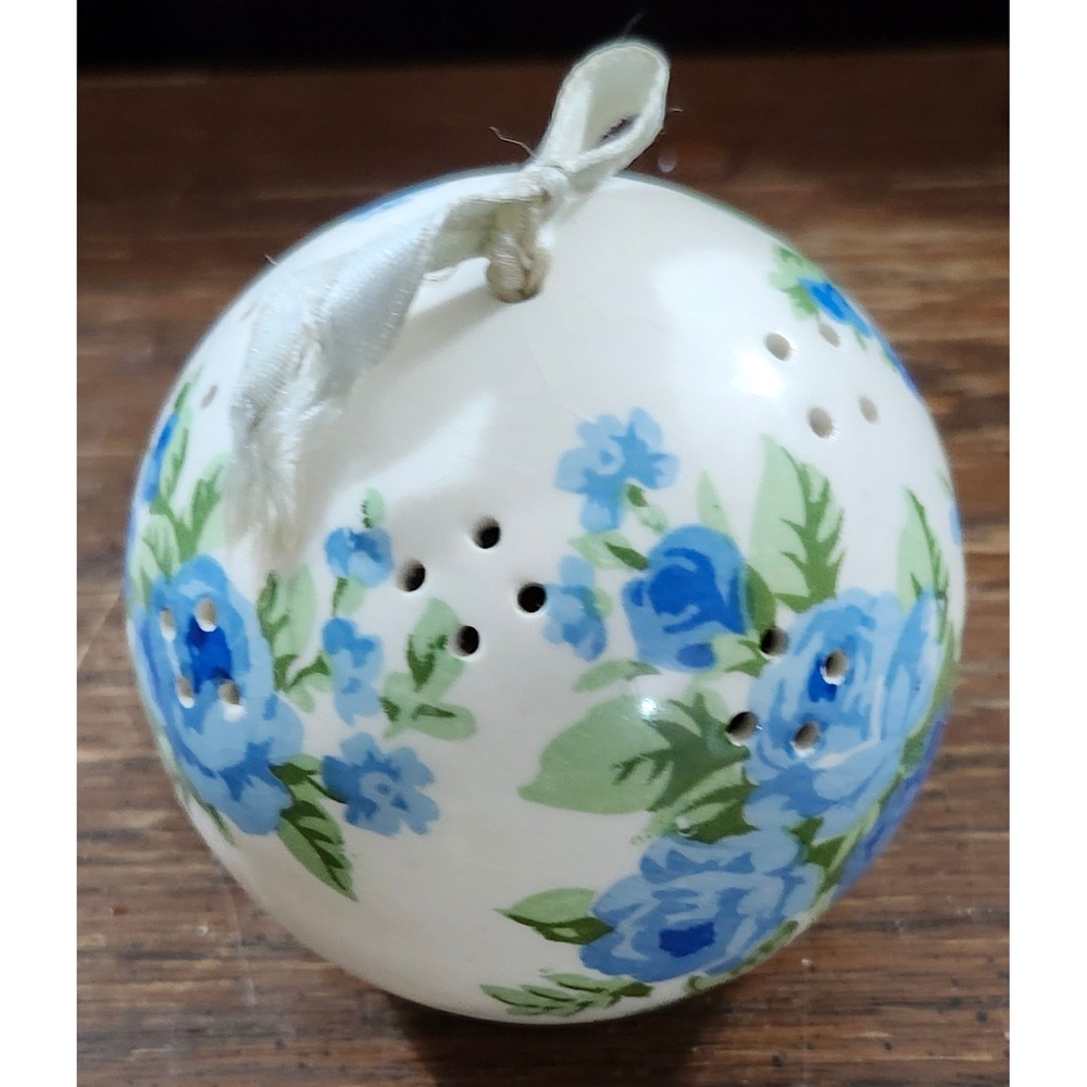 VTG Andre Richard Scentiomander Pomander Blue Floral Ceramic Cottage Grandma‎